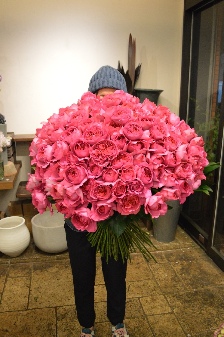 バラ100本の花束